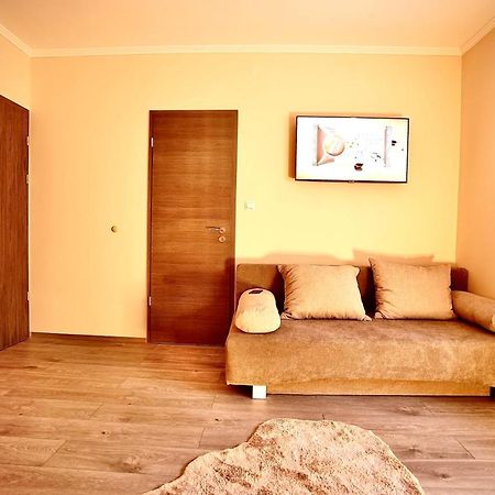 Bacchus Pub Es Panzio Bed and Breakfast Dunaharaszti Buitenkant foto