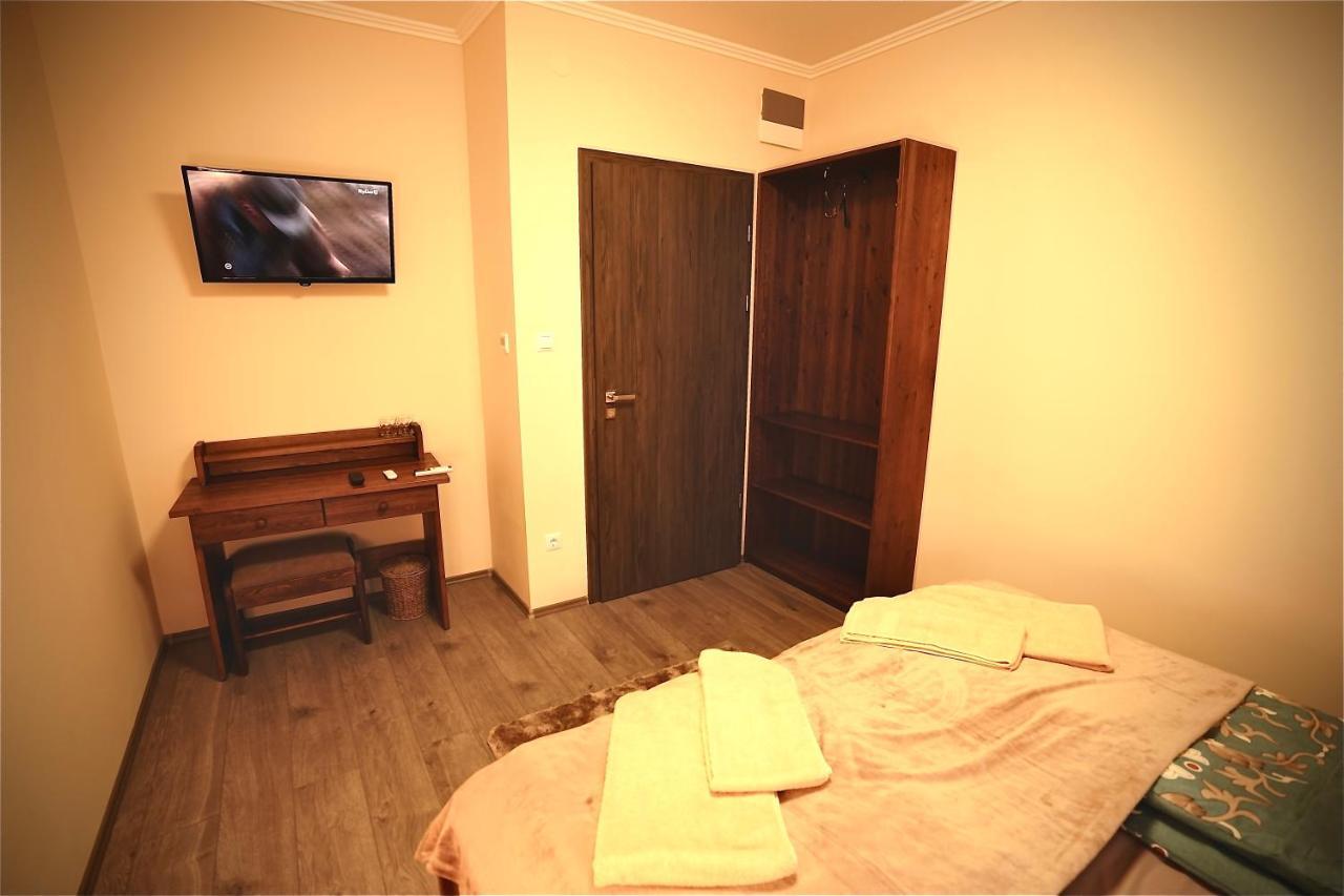 Bacchus Pub Es Panzio Bed and Breakfast Dunaharaszti Buitenkant foto