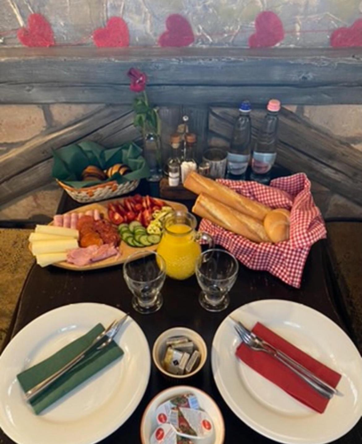 Bacchus Pub Es Panzio Bed and Breakfast Dunaharaszti Buitenkant foto